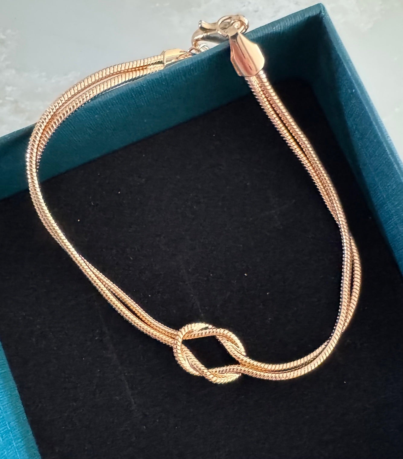 Single Knot for Eternity Bracelet